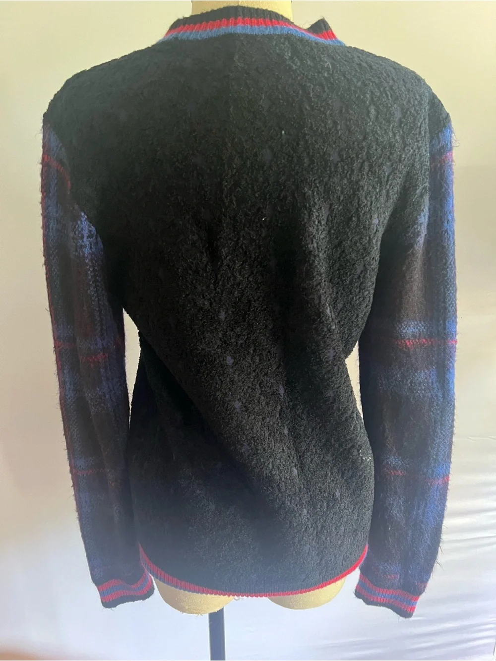 Topman Men's Black & Blue Fuzzy Plaid Crewneck Sweater Streetwear Size XS 0207